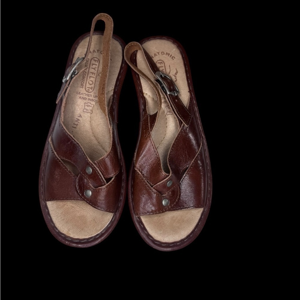 Fly Flot Sandals with Buckle - Brown